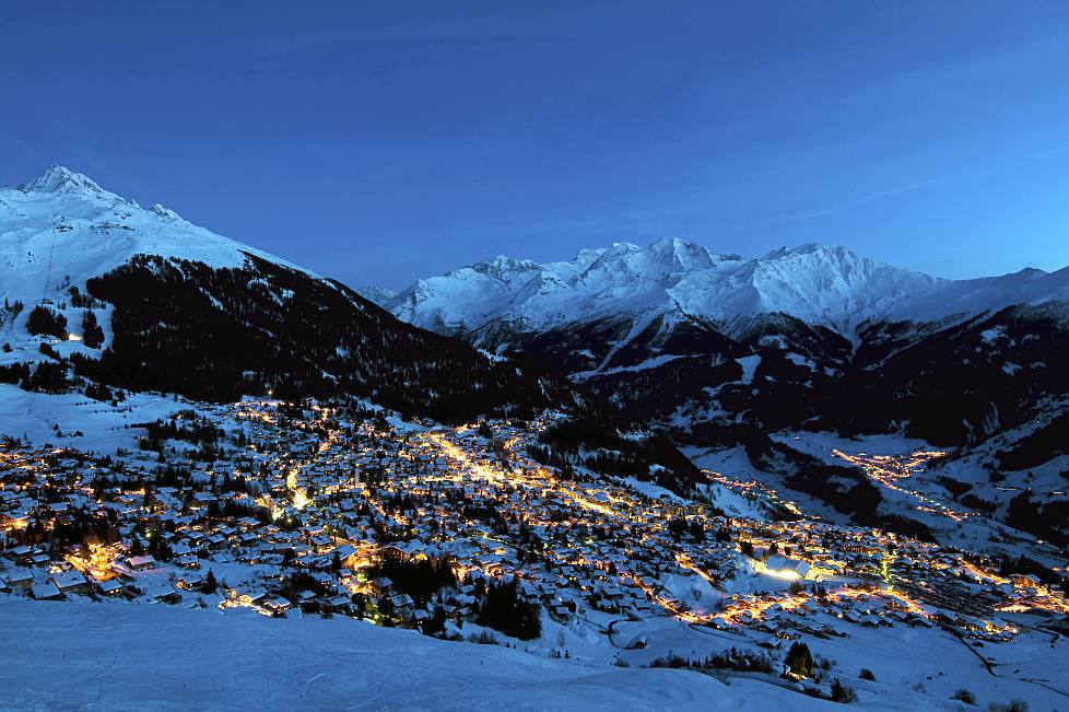 Top 10 Winter Destinations for both Skiers & Snow Bunnies