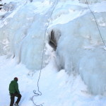 ice-climbing-ouray-colorado-voyage-vixens